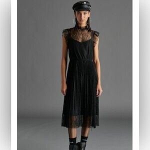 Steve Madden | Izzo Sheer Lace Pleated Midi Dress